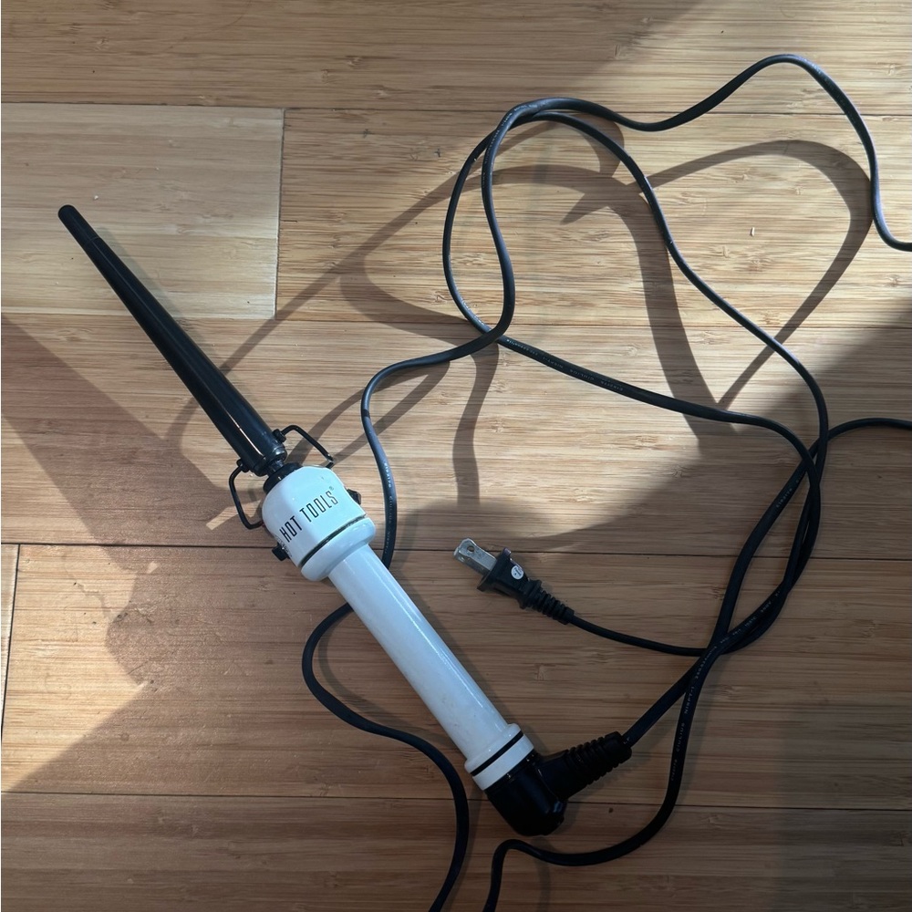 Hot Tools Black and White Curling Wand